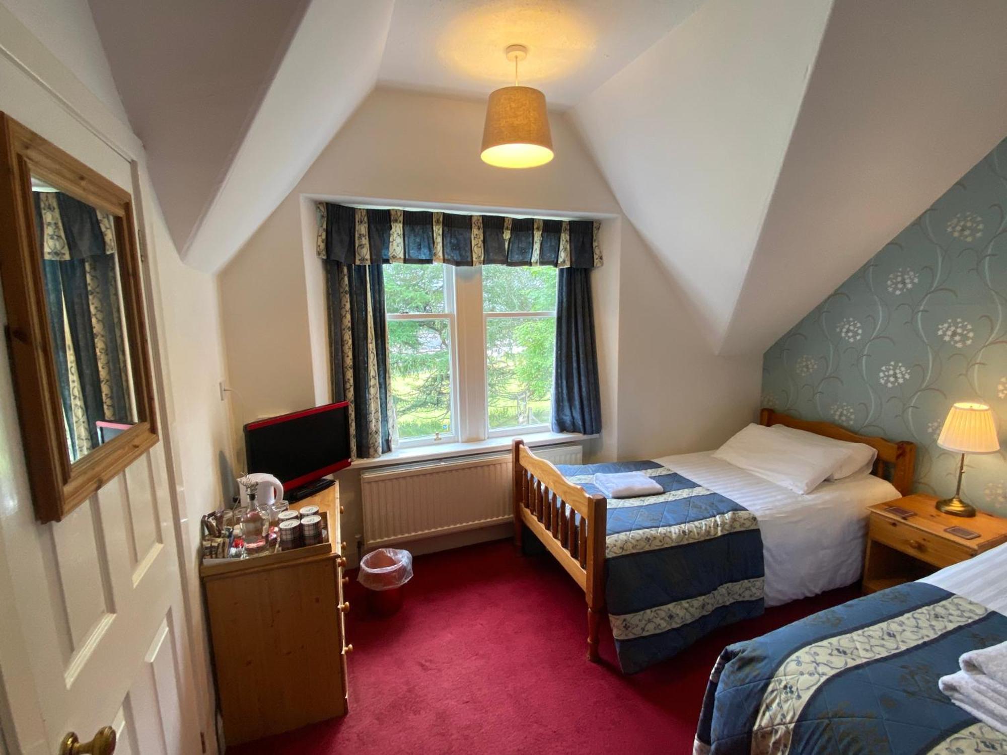 Glenan Lodge Self Catering Tomatin Eksteriør bilde