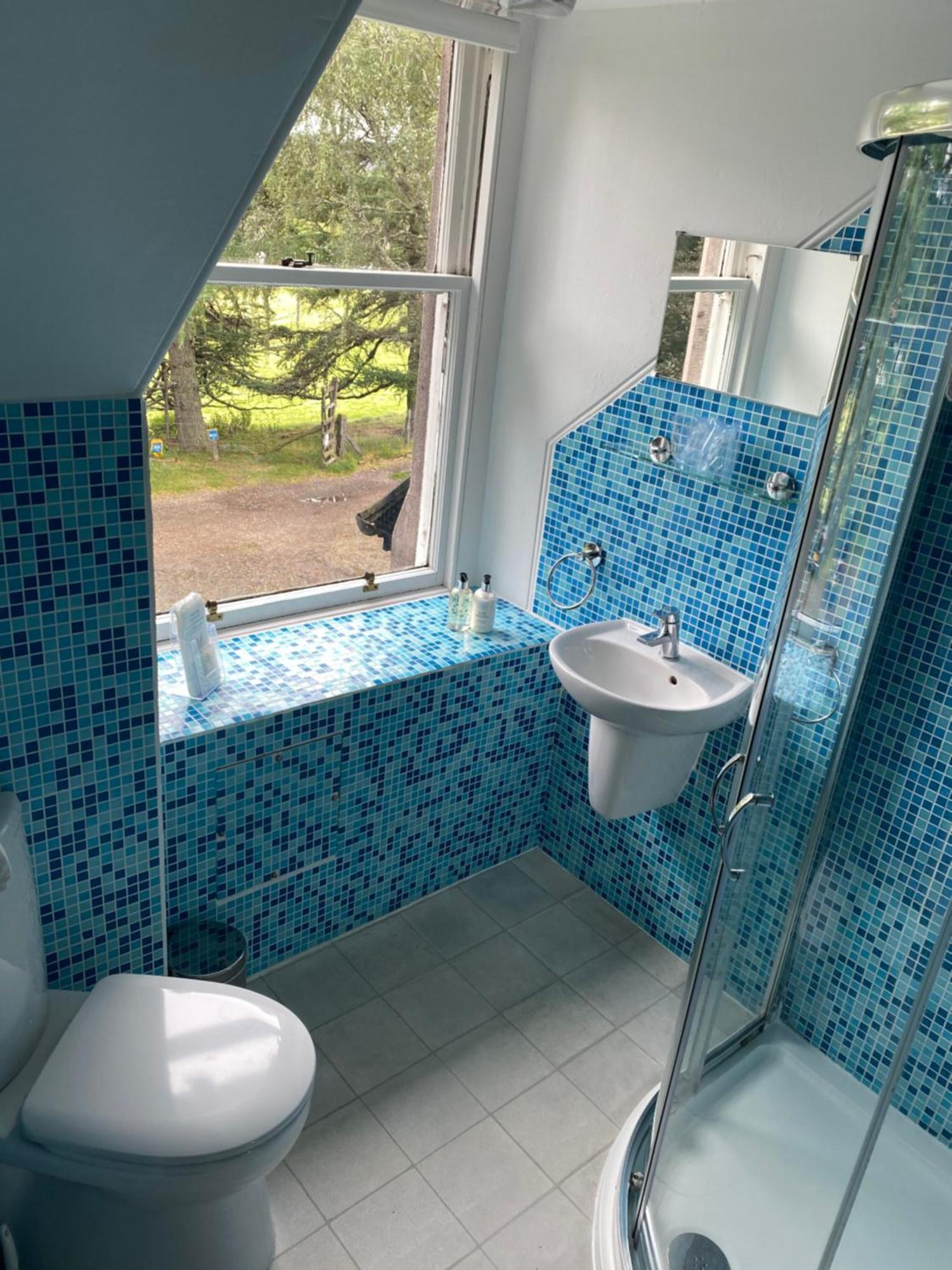 Glenan Lodge Self Catering Tomatin Eksteriør bilde